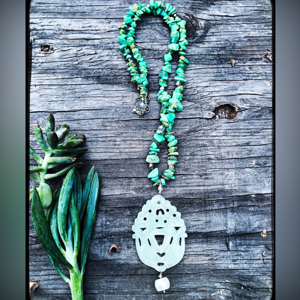 Green turquoise and jade necklace